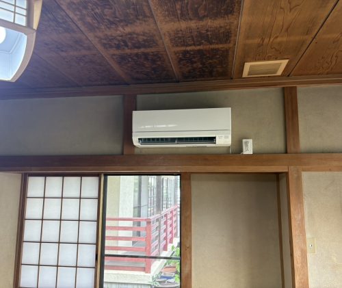 某住宅　リビングエアコン設置工事